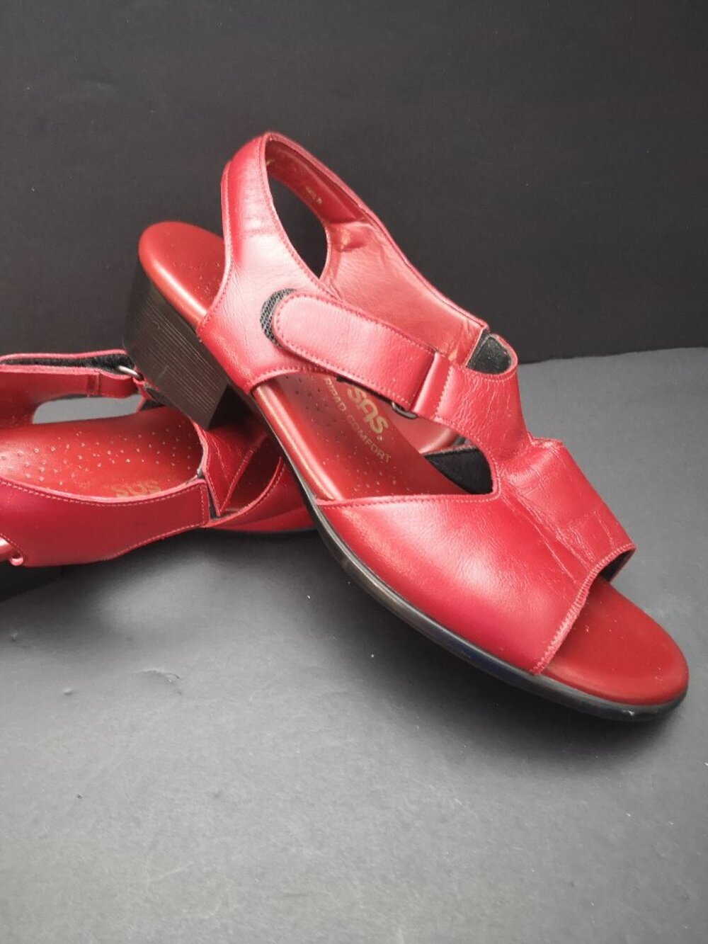SAS Suntimer Ladies Size 7.5N Red Leather Adjustable Slingback Sandals